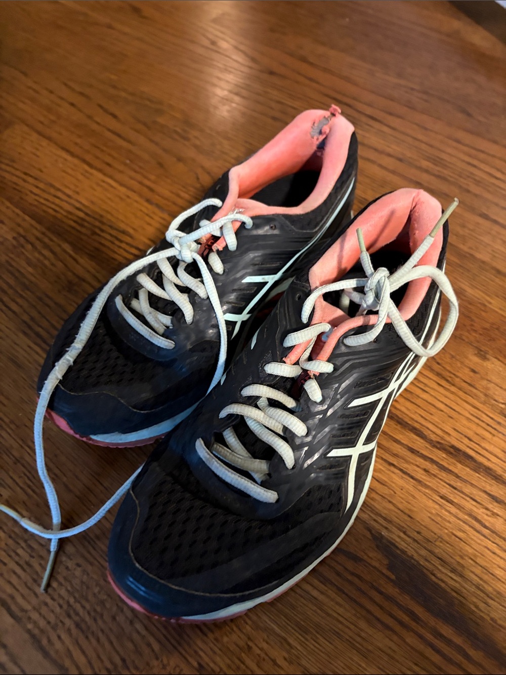 Women's Black Running Sneakers